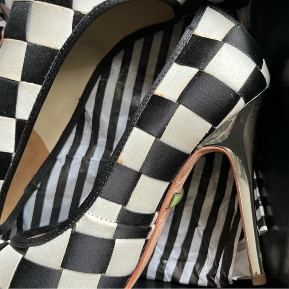 LAMB heels - Picture 11 of 12